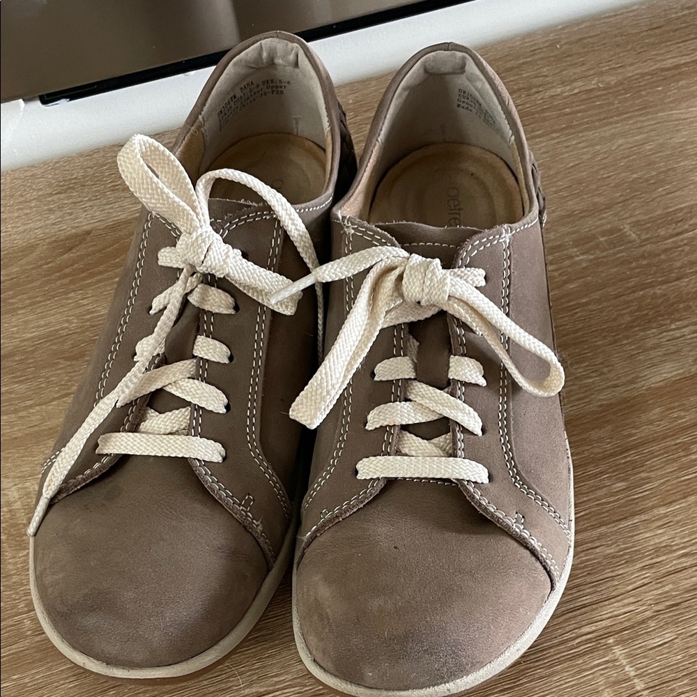 Aetrex Brown Women's Sneakers
